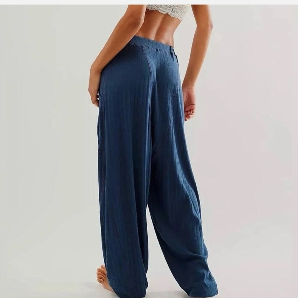 Free People Intimately Coffee Chat Joggers Soft Comfy BLUE Cotton Sz Medium NWOT - Picture 2 of 14